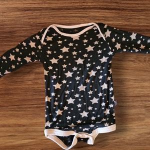 🛍️👗 2 for $20 KicKee Bamboo star onsie 3-6 month